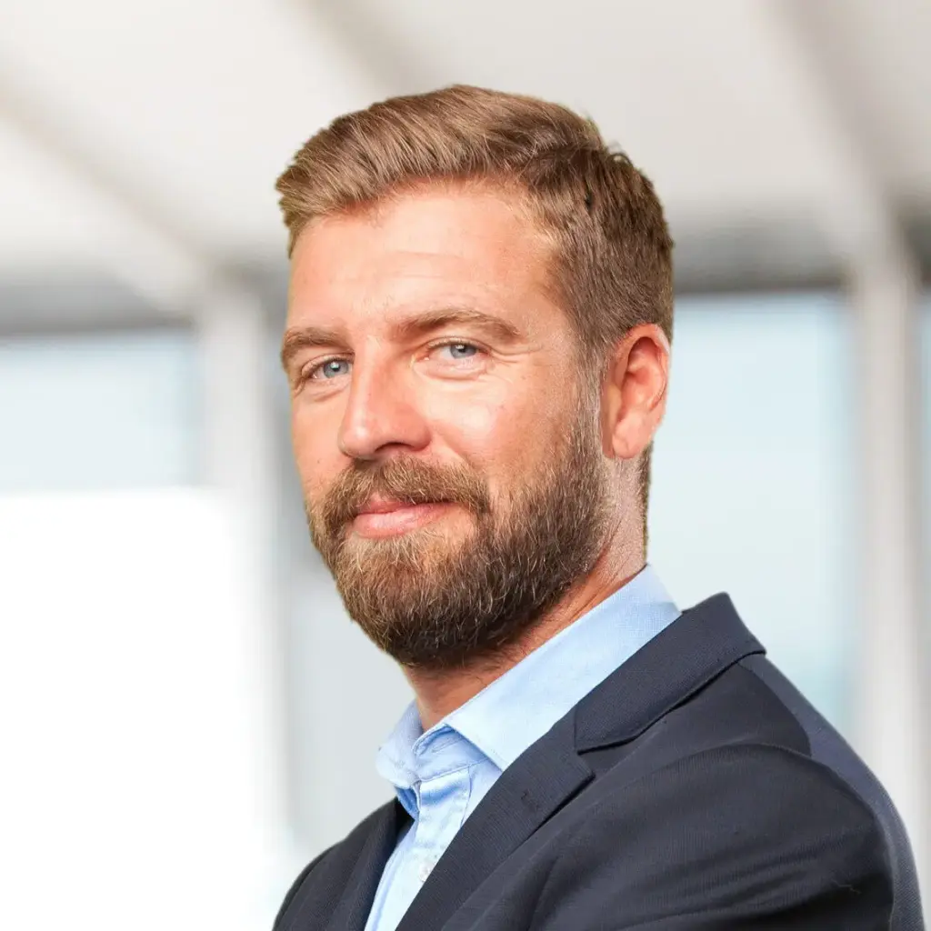 Джентльмен в костюме – цифровая бухгалтерия, Gummersbach